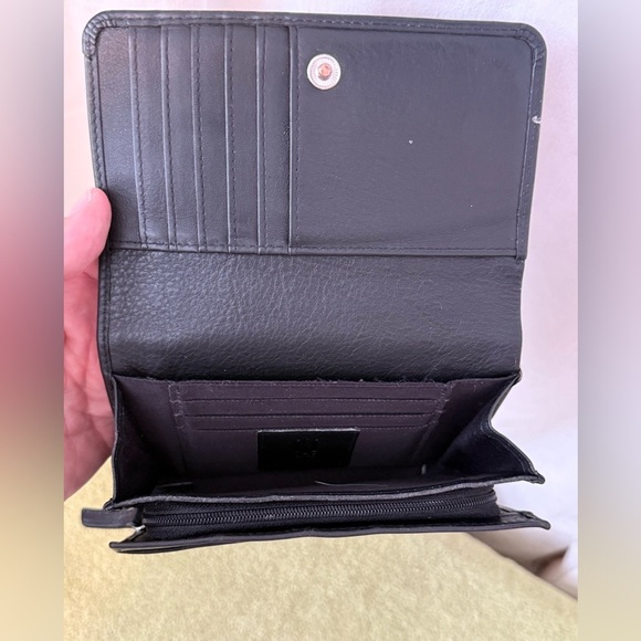 Alfred Dunhill Women's RFD Black Leather Expandable Leather Wallet/Clutch - Picture 5 of 11